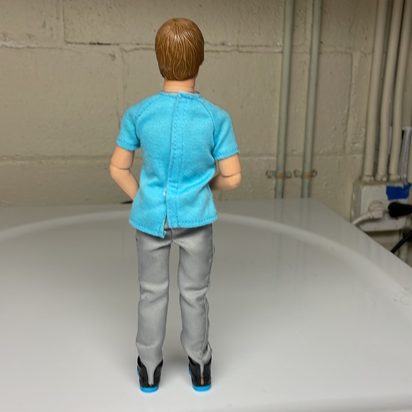 2010 Justin Bieber ‘Street Style’ figure. - Picture 2 of 4